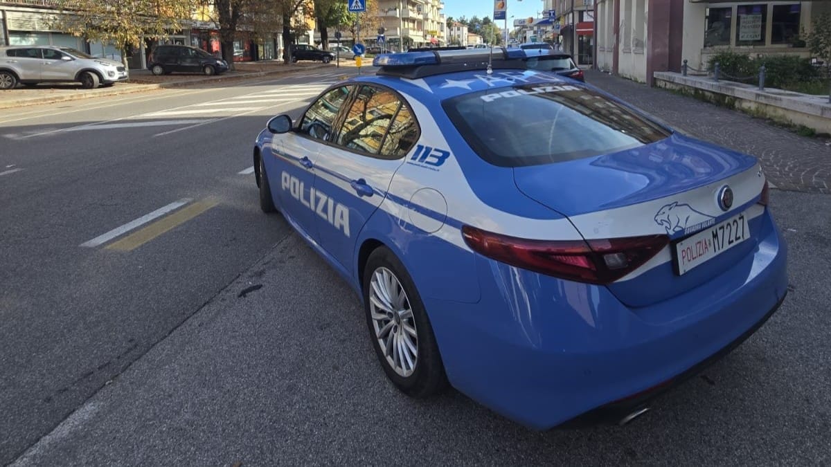 Rapina in strada: “Mi hanno rubato il telefono”