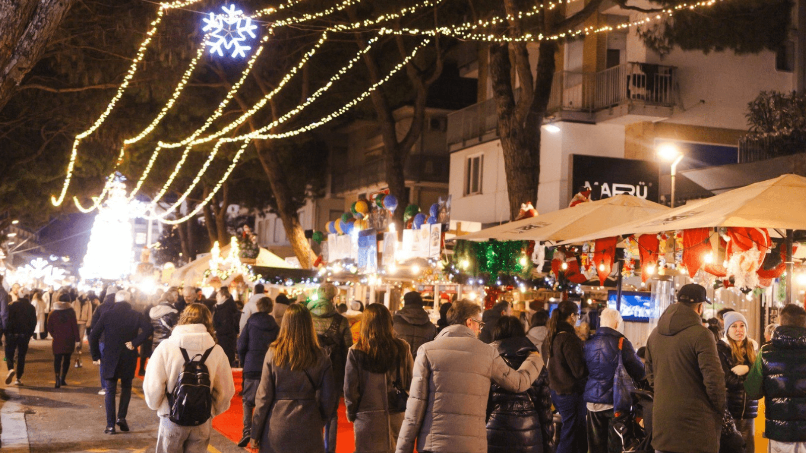 Mezzo milione di visitatori al Villaggio di Natale, in piazza Marconi coinvolti 3mila bambini