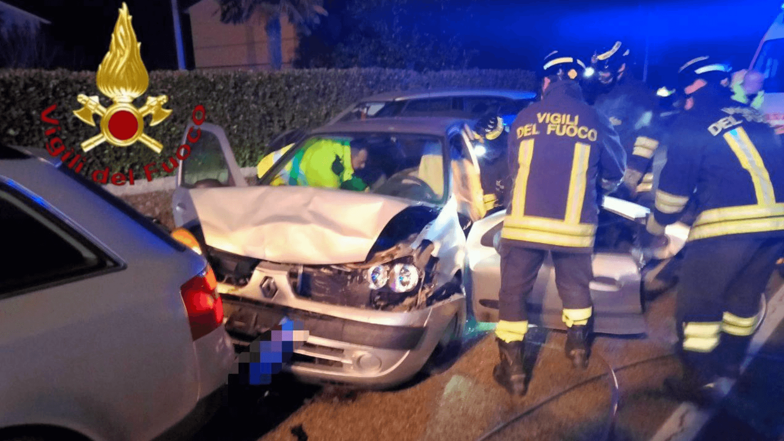 Incidenti e feriti: il maxi tamponamento e l’auto ribaltata