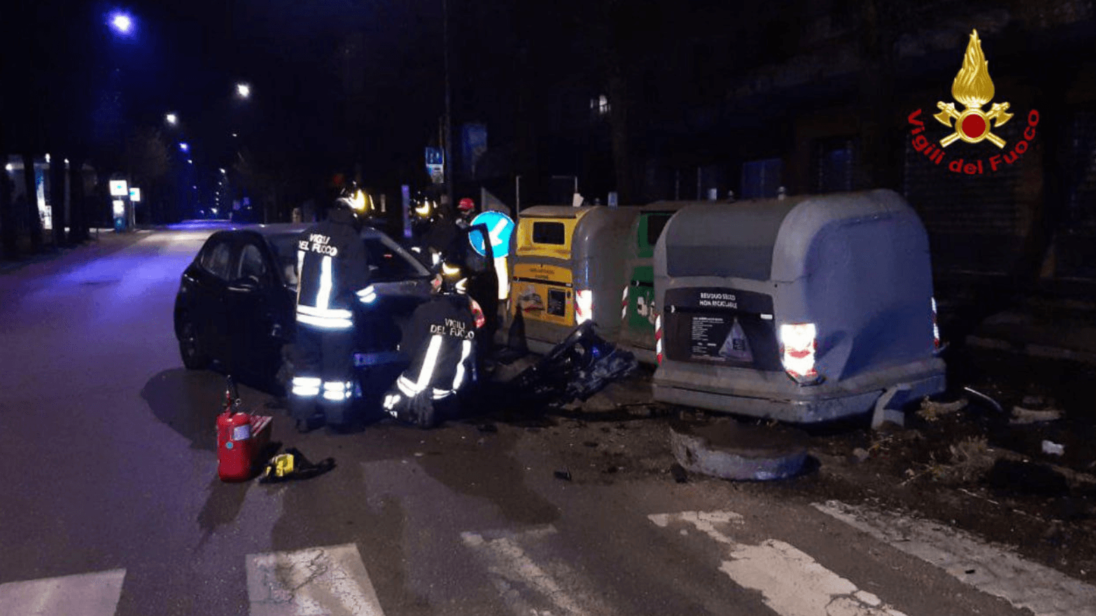 Schianto all’alba in via Feltre: coinvolta un’auto