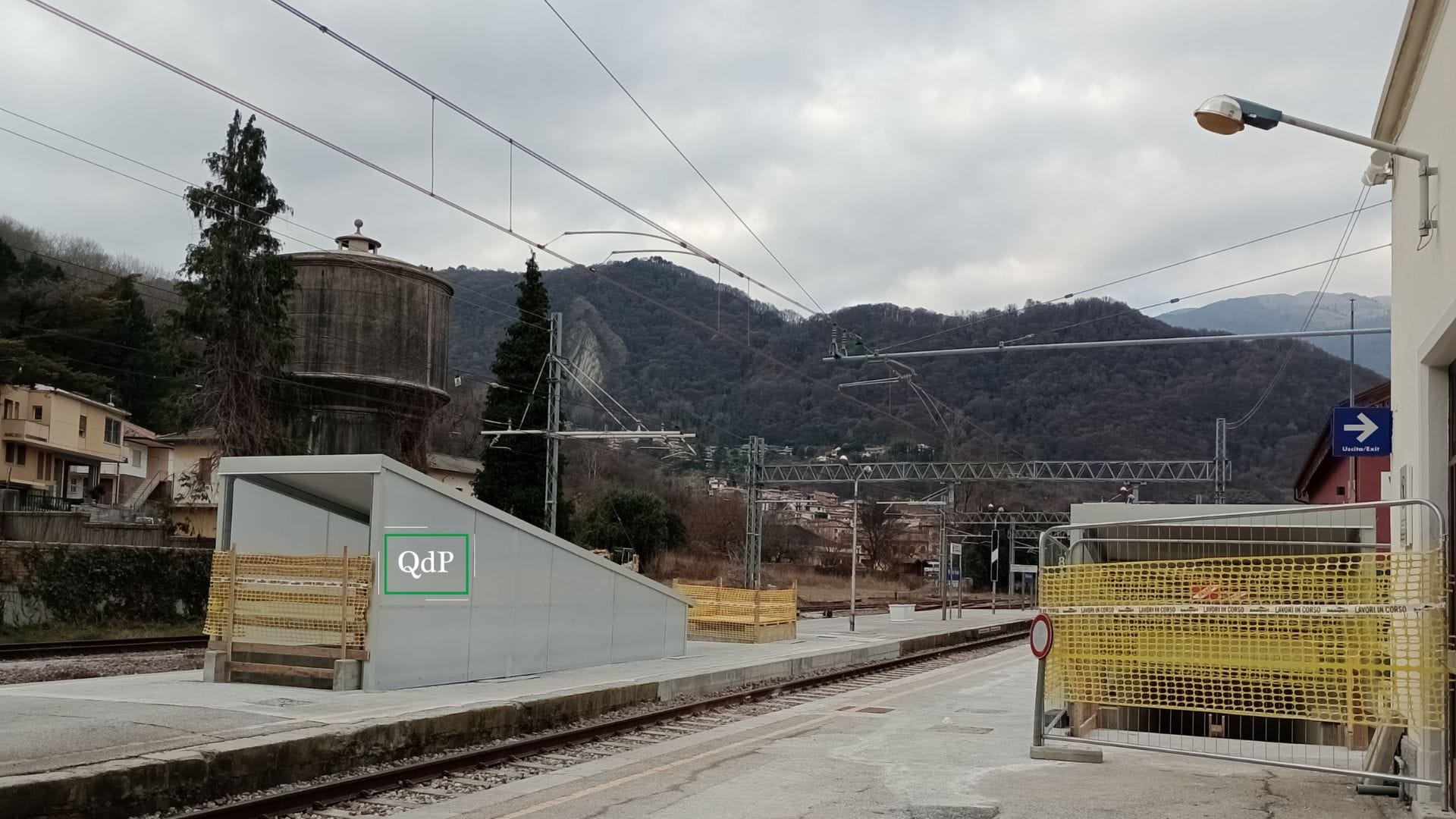 Il sottopasso ferroviario prende forma