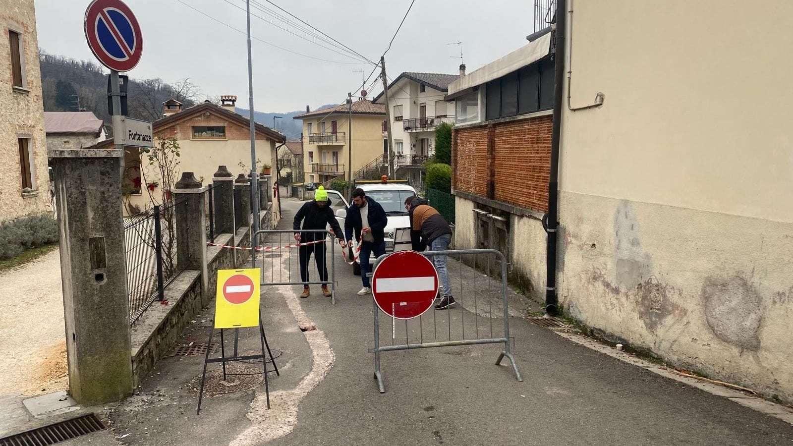 Strada dissestata in via Fontanazze: oggi la riapertura